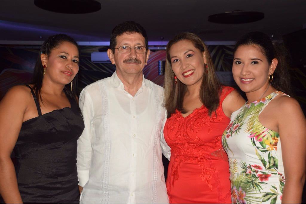 Marelvis de Roció Espitia, coordinadora del programa de Administración de Empresas; Jorge Enrique Echeverry, delegado de la Gerente de la Ese Carmen Emilia Ospina;  Judith Silva Capera, Directora de la CUN y Lina Vanegas, Coordinadora Administrativa.